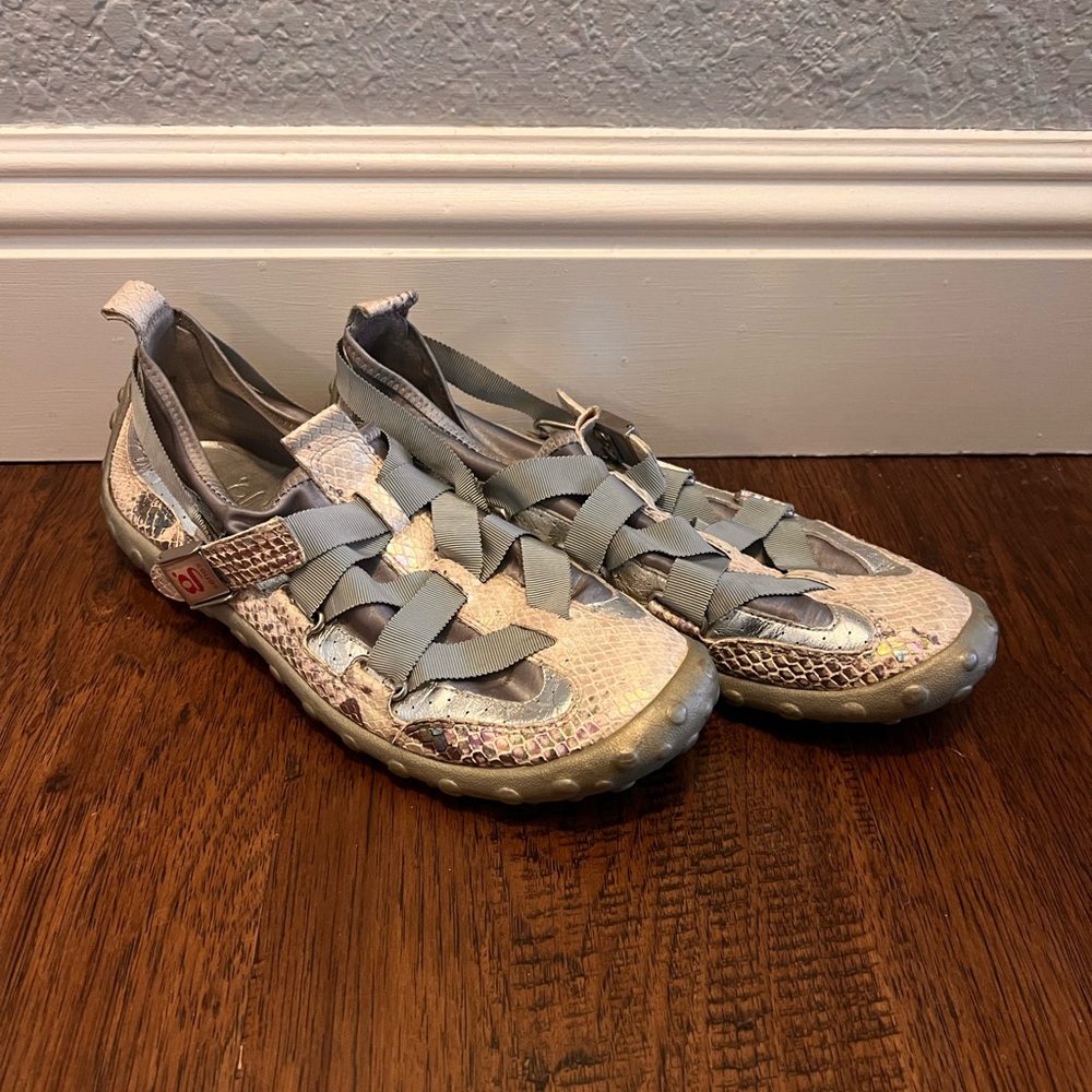 Stylish Women's Gray and Multi Color Metallic Shoes